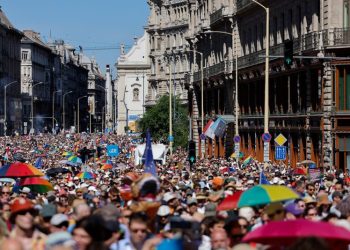 Big crowds gather in Hungarian capital to defy ban on Budapest Pride